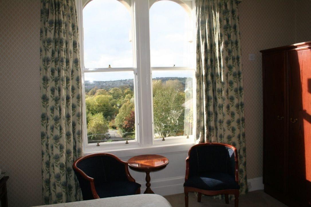 Sunbank House Metro Hotel 4*