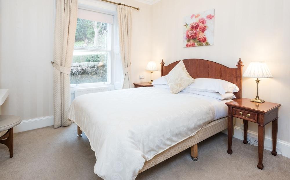 Sunbank House Metro Hotel 4*